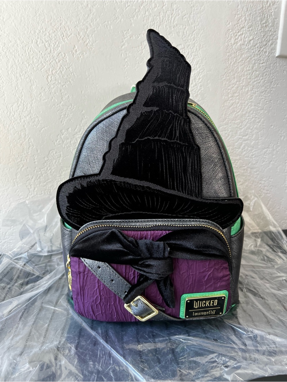 EXCLUSIVE Loungefly Wicked For Good Elphaba Cosplay Hat Broom Backpack - NWT